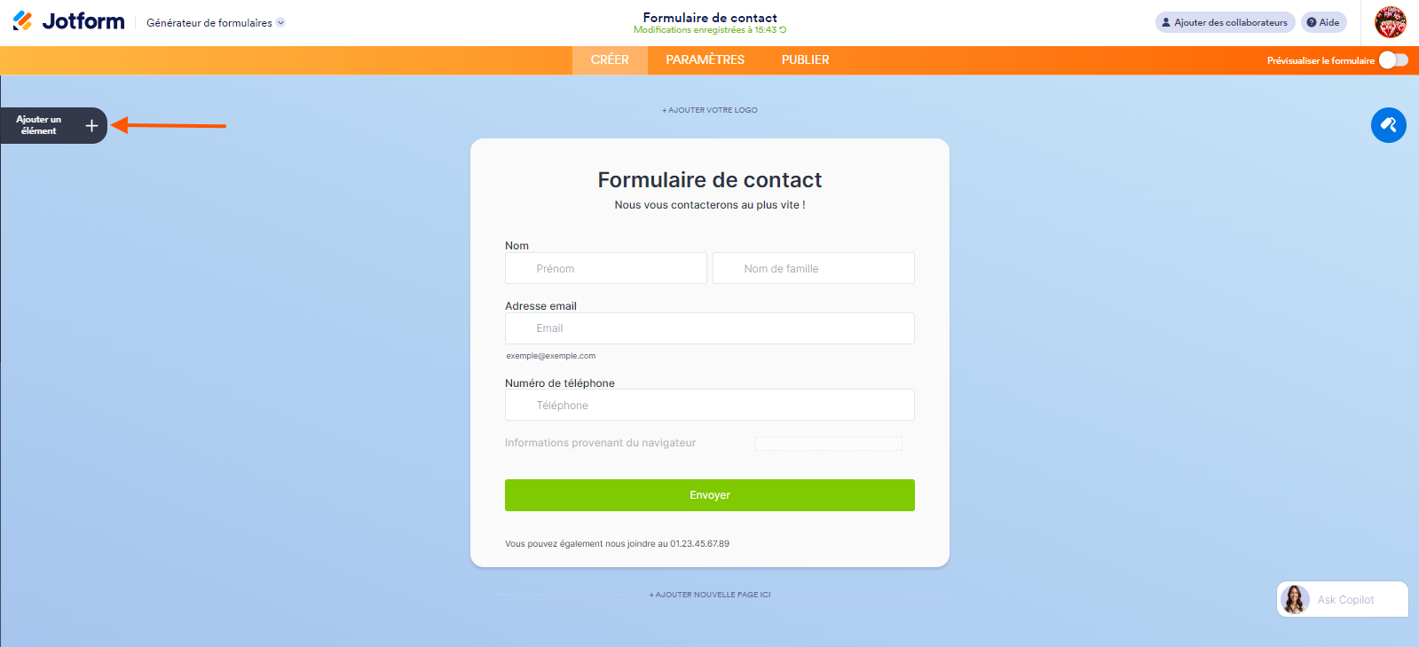 Capture d'écran d'un formulaire dans le Générateur de formulaires Jotform avec une flèche pointant vers le bouton Ajouter un élément