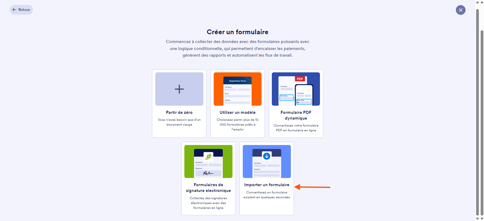 Capture d'écran de la page Créer un formulaire avec une flèche pointant vers l'option Importer un formulaire