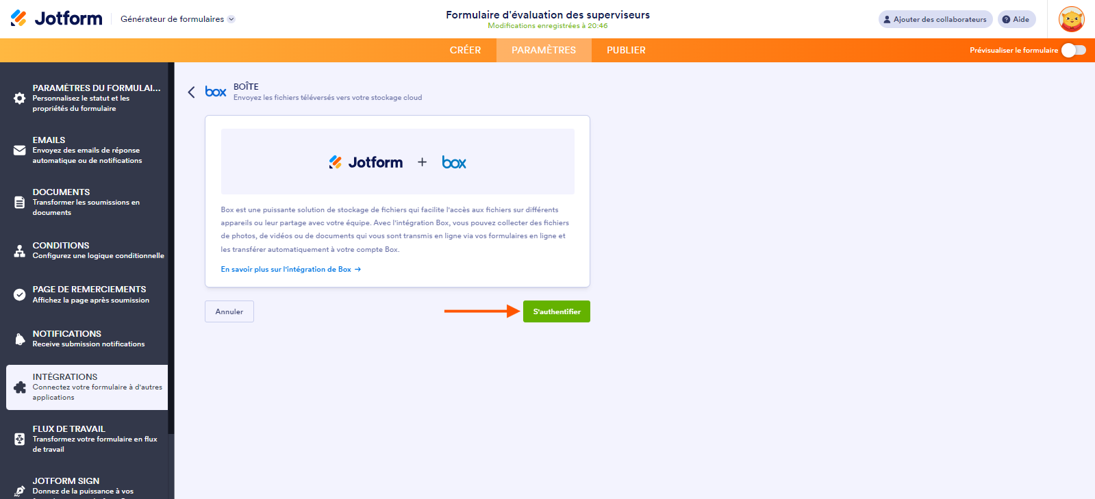 Capture d'écran de l'interface du Générateur de formulaires Jotform avec une flèche pointant vers le bouton S'authentifier sur la page de l'intégration Box