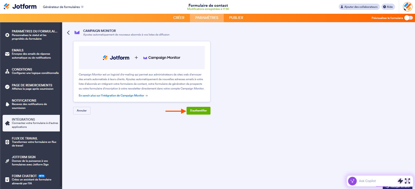 Capture d'écran de la page d'authentification de l'intégration Campaign Monitor dans le Générateur de formulaires Jotform avec une flèche pointant vers le bouton S'authentifier