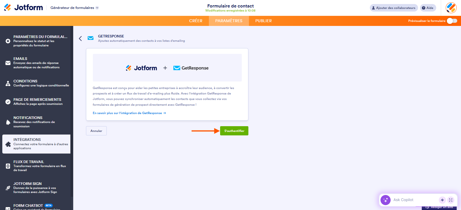 Capture d'écran de la page de l'intégration GetResponse dans le Générateur de formulaires Jotform avec une flèche pointant vers le bouton S'authentifier