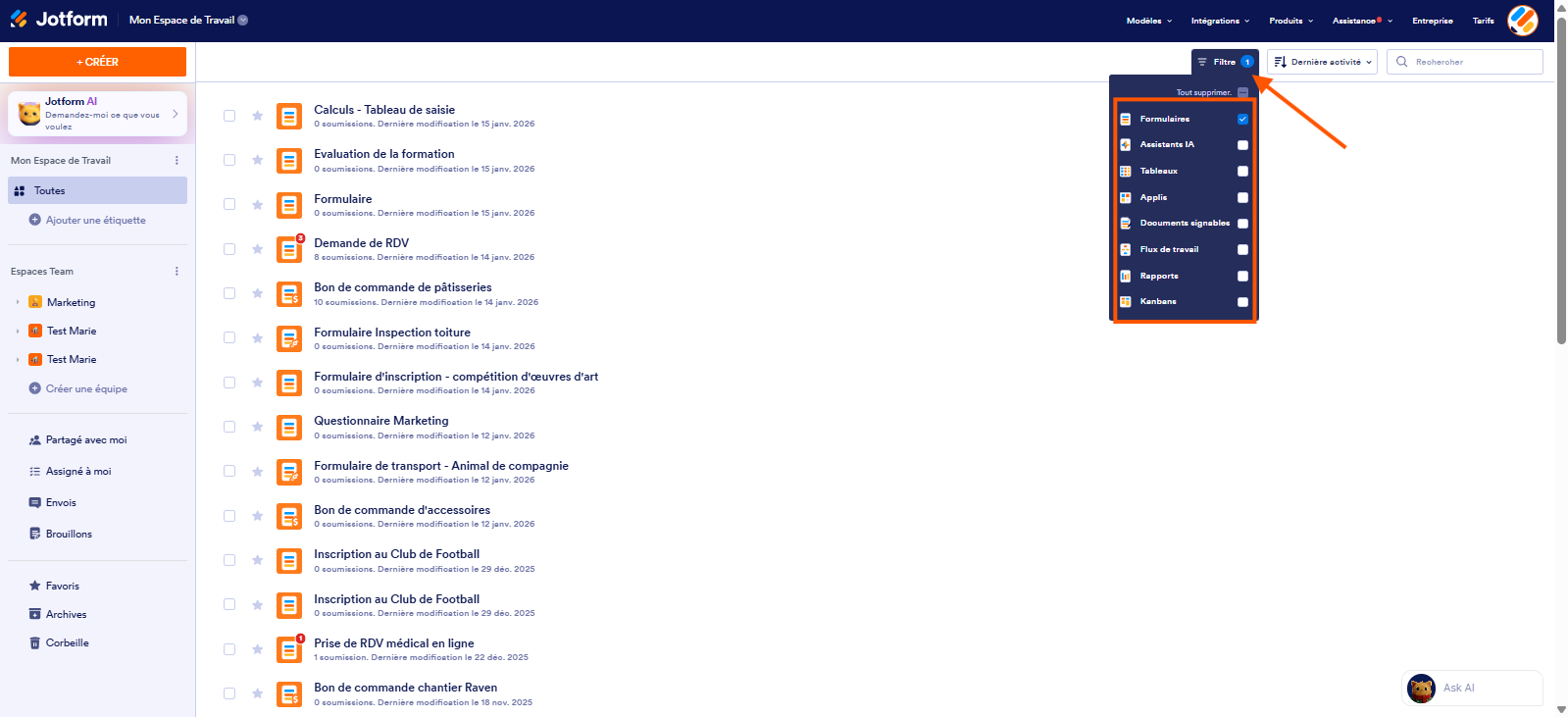 Capture d'écran de Mon Espace de Travail dans le Générateur de formulaires Jotform avec une flèche vers Filtre et l'option Formulaires seulement cochée dans la liste déroulante