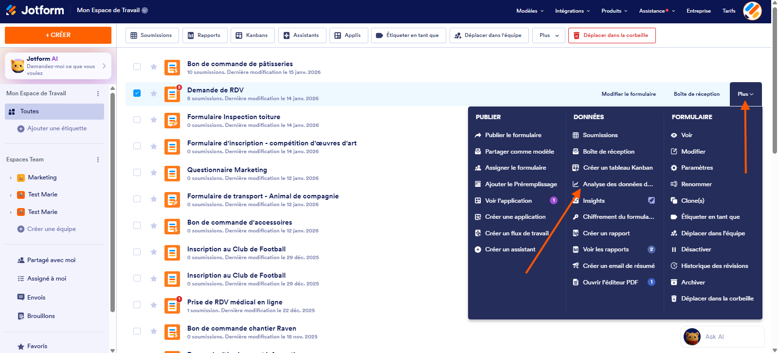 Capture d'écran de l'option Analyse des données de formulaire qui se trouve dans la colonne Données de la liste déroulante Plus d'un formulaire sur la page de Espace de Travail dans le Générateur de formulaires Jotform