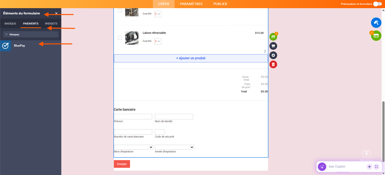 Capture d'écran d'un élément de paiement Bluepay ajouté à un formulaire dans le Générateur de formulaires Jotform avec une flèche pointant vers le volet Éléments du formulaire, une autre vers l'onglet Paiements et une troisième vers Bluepay