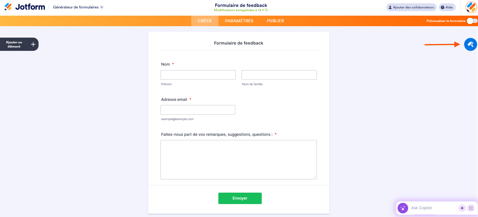Capture d'écran d'un formulaire dans le Générateur de formulaires Jotform avec une flèche pointant vers l'icône de rouleau à peinture