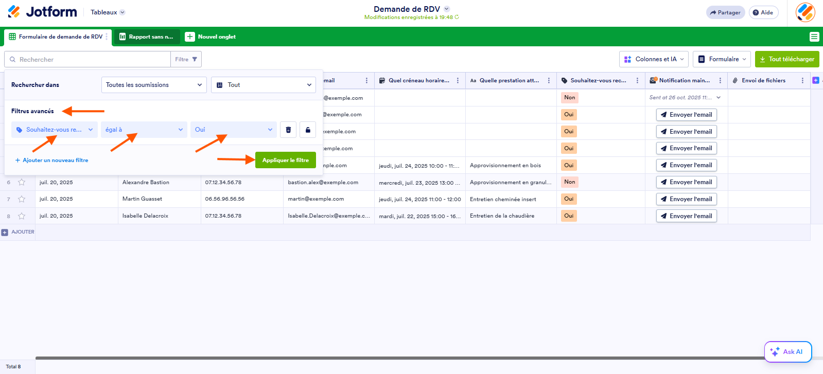 Capture d'écran d'un tableau dans les Tableaux Jotform avec des flèches pointant vers Filtres avancés, le champ de formulaire choisi, l'opérateur choisi, l'option sélectionnée et le bouton Appliquer le filtre