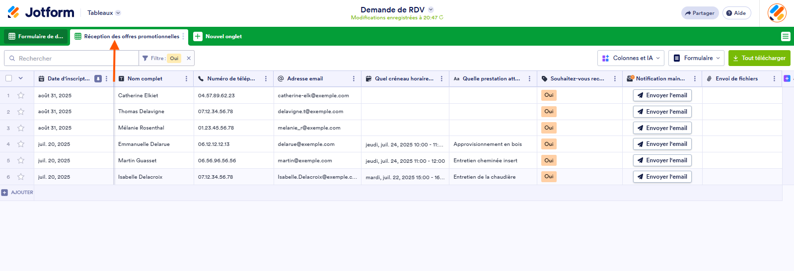 Capture d'écran du tableau dans un nouvel onglet dans les Tableaux Jotform avec une flèche vers cet onglet