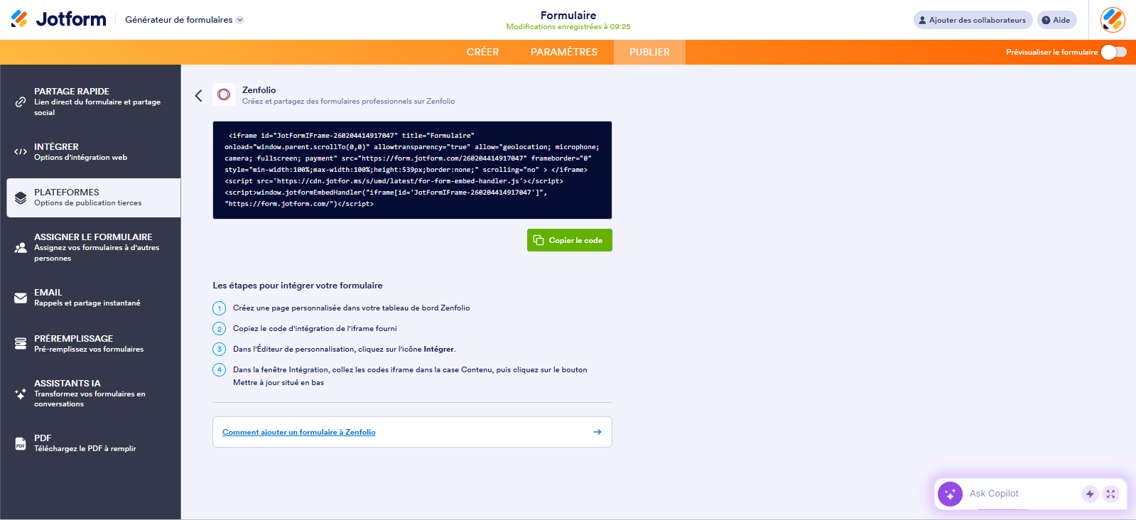 Capture d'écran de la page de l'intégration Zenfolio dans le Générateur de formulaires Jotform avec une flèche pointant vers le bouton Copier le code