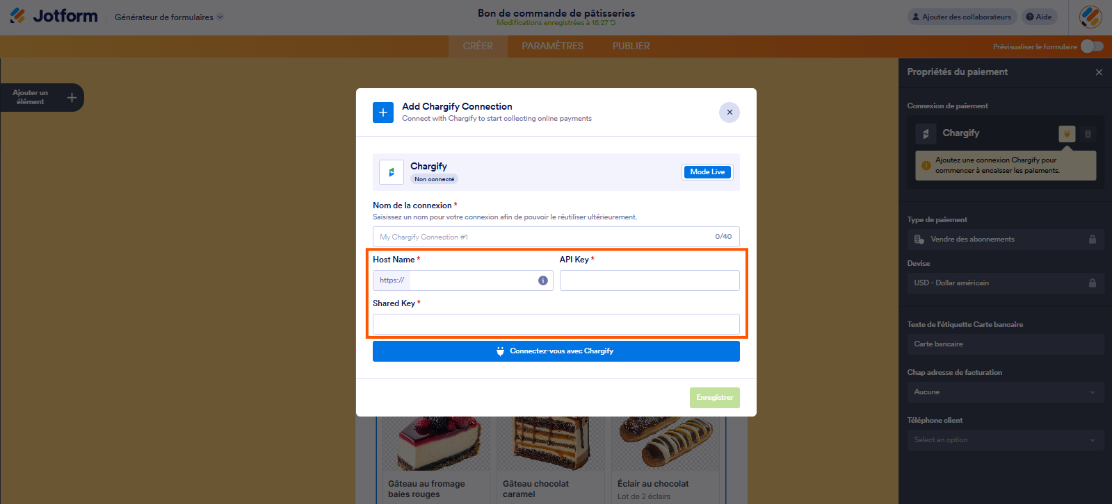 Capture d'écran de la fenêtre modale Ajouter une connexion Charfigy dans le Générateur de formulaires Jotform avec un encadré autour des paramètres de paiement à renseigner : champs Nom d'hôte, API et Clé partagée