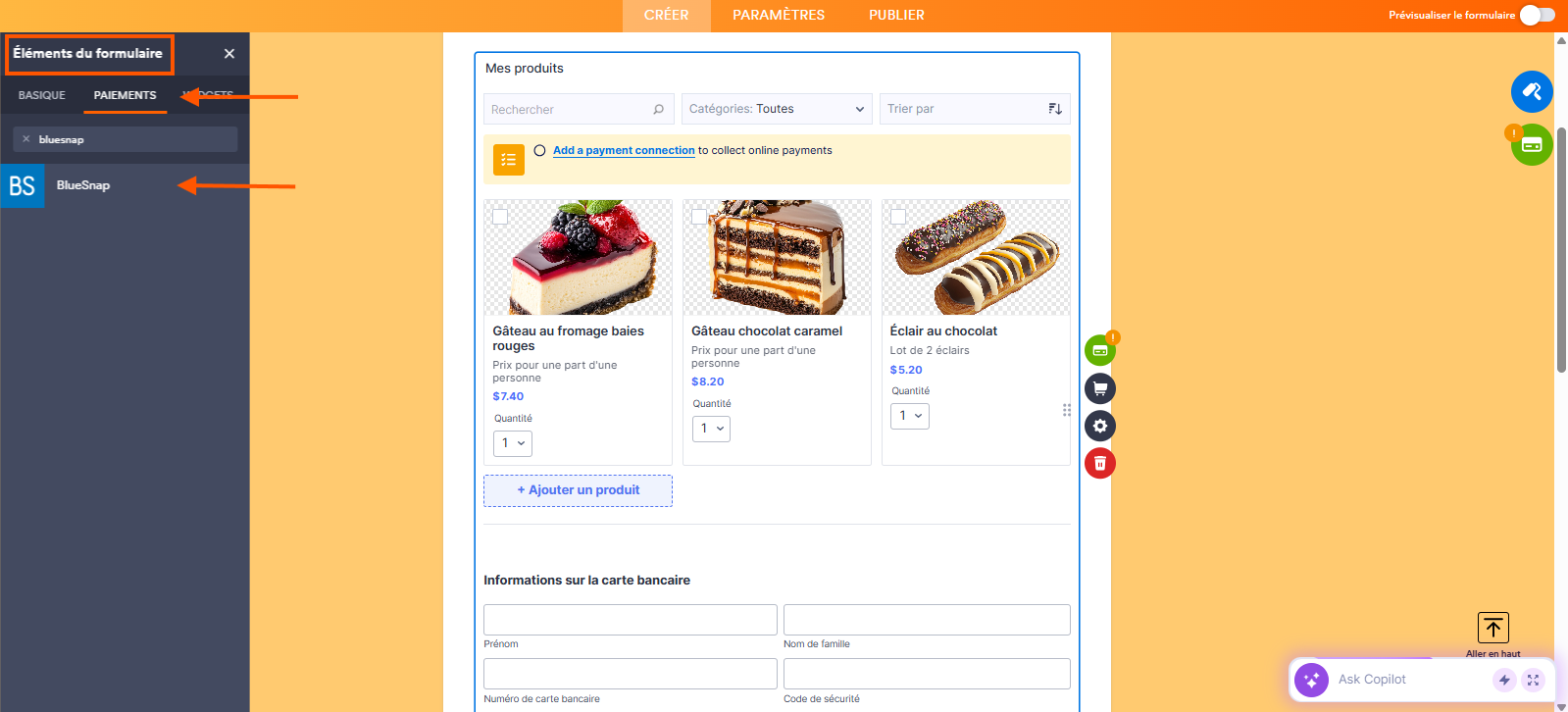 Capture d'écran d'un formulaire avec un élément de paiement BlueSnap dans le Générateur de formulaires Jotform avec un encadré autour de Éléments du formulaire dans le volet de gauche, une flcèhe vers l'onglet Paiements et une autre vers BlueSnap