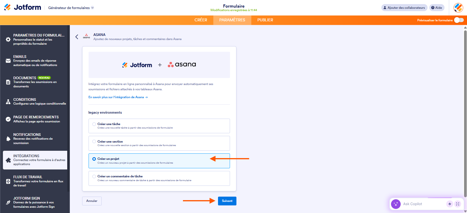 Capture d'écran de la page de l'intégration Jotform + Asana dans le Générateur de formulaires Jotform avec une flèche vers Créer un projet et une autre vers Suivant