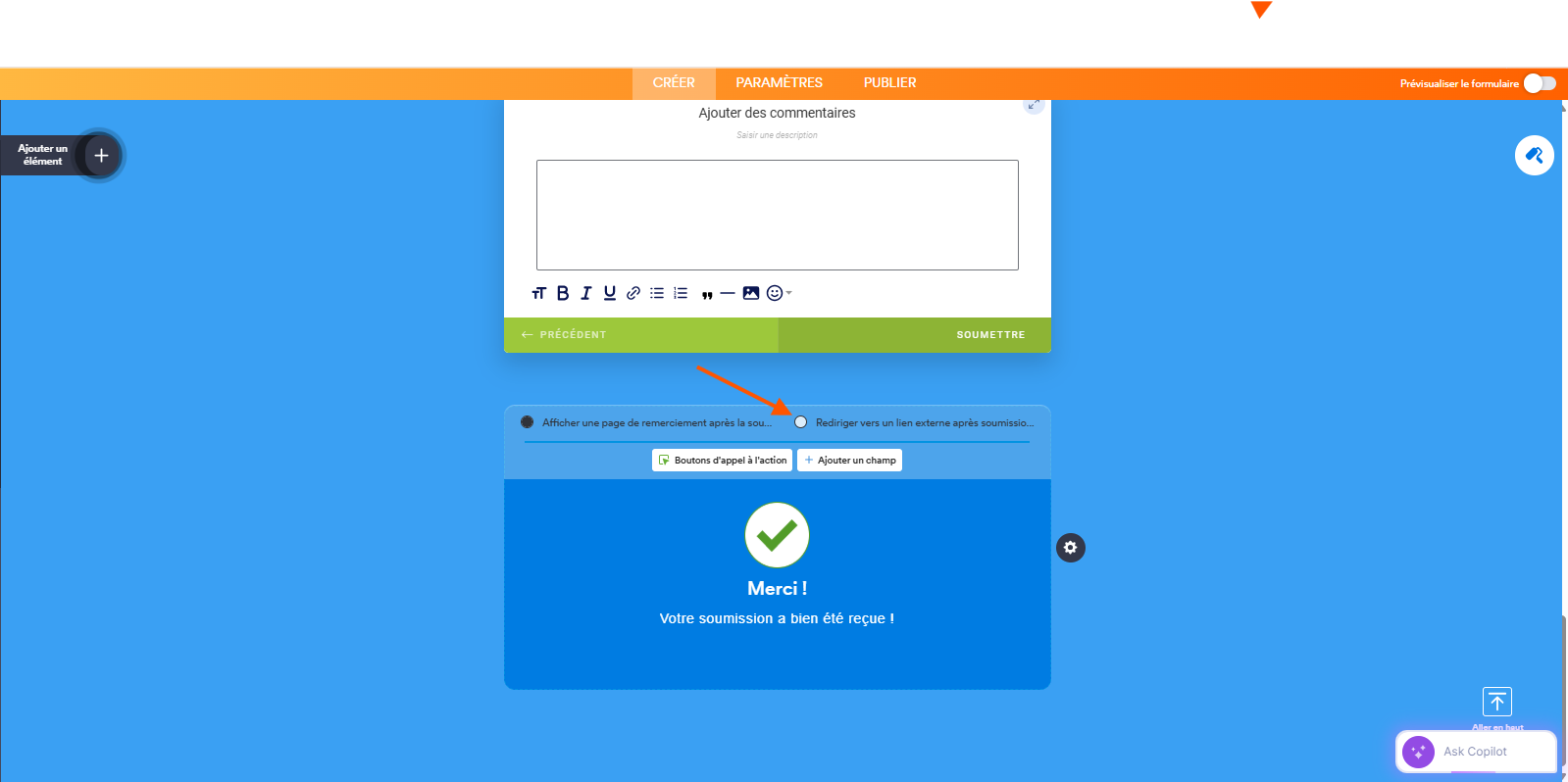 Capture d'écran d'un formulaire à cartes dans le Générateur de formulaires Jotform avec une flèche vers l'option Rediriger vers un lien externe après soumission des paramètres de la page de remerciement