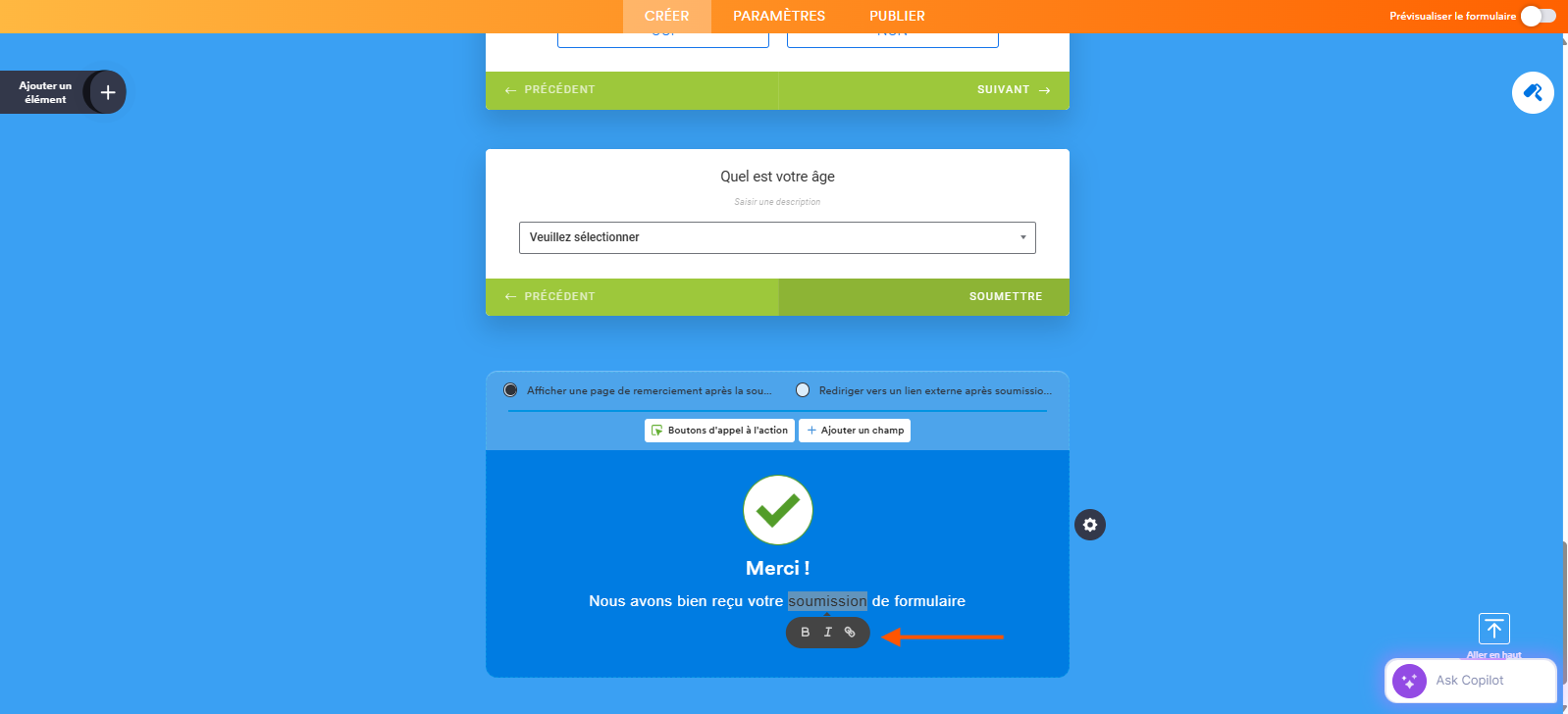 Capture d'écran d'une page de remerciement d'un formulaire à cartes dans le Générateur de formulaires Jotform avec une flèche vers les icônes d'action rapide Mise en gras, Mise en Italique et Ajouter un lien hypertexte