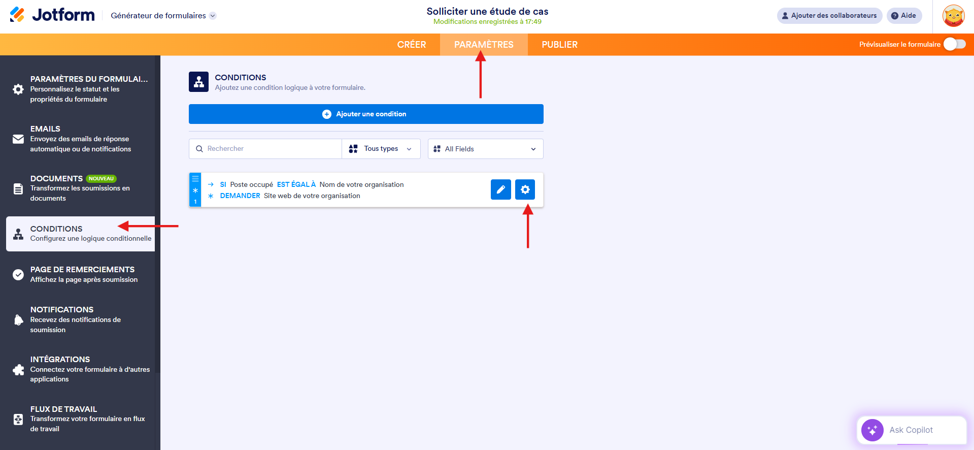 Capture d'écran des étapes pour désactiver les conditions dans un formulaire dans le Générateur de formulaires Jotform avec une flèche vers Paramètres, une autre vers Conditions et une troisième vers l'icône d'engrenage