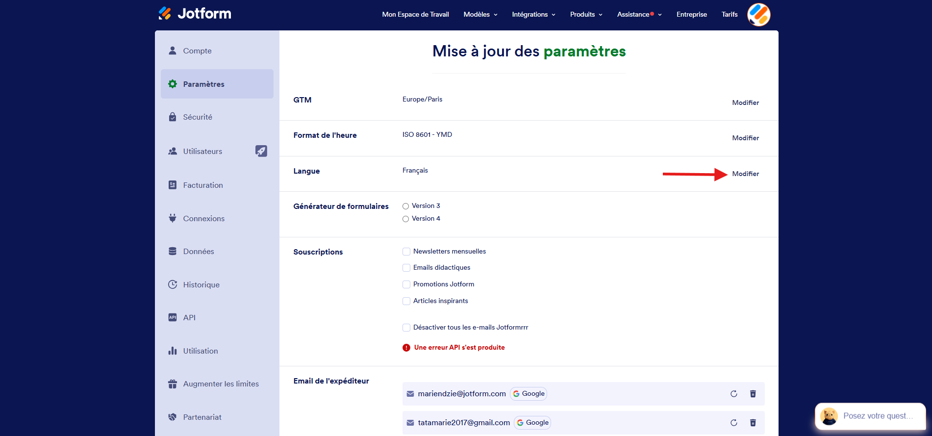 Capture d'écran de la page Mise à jour des paramètres du site Jotform avec une flèche vers Modifier de l'option Langue