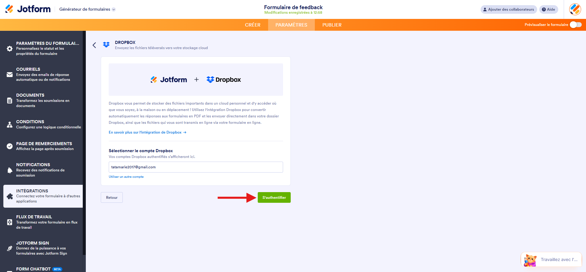 Capture d'écran de la page Dropbox dans le Générateur de formulaires avec une flèche vers le bouton S'authentifier