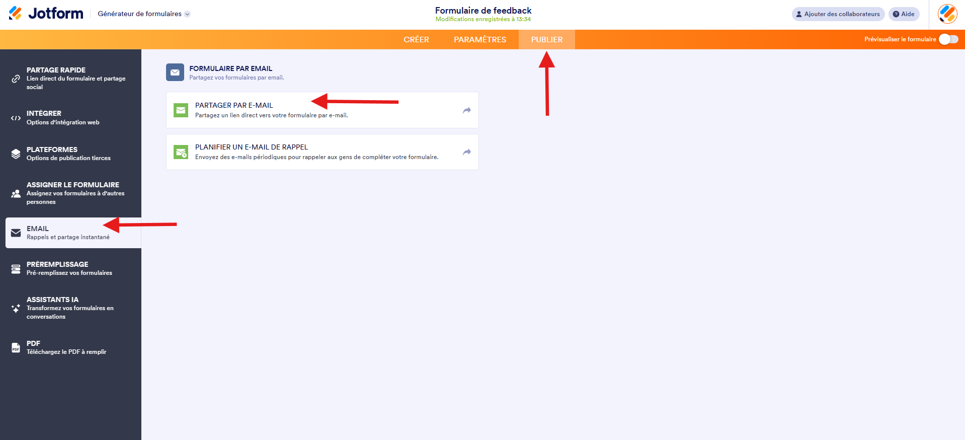 Capture d'écran de l'interface du Générateur de formulaires avec une flèche vers Publier, une autre vers Email et une troisième vers Partager par email