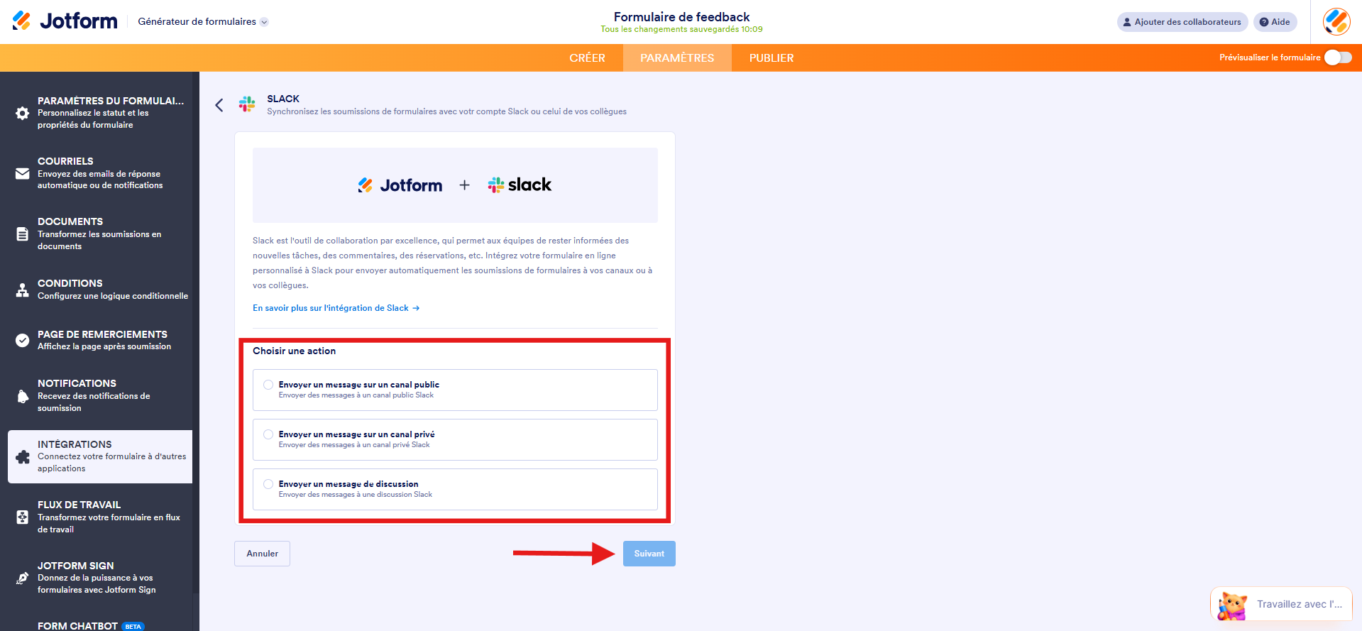 Capture d'écran de la page de l'intégration Slack dans le Générateur de formulaires avec un encadré autour de la section Choisir une action avec les options d'envoi de messages vers un canal public, un canal privé ou par message direct