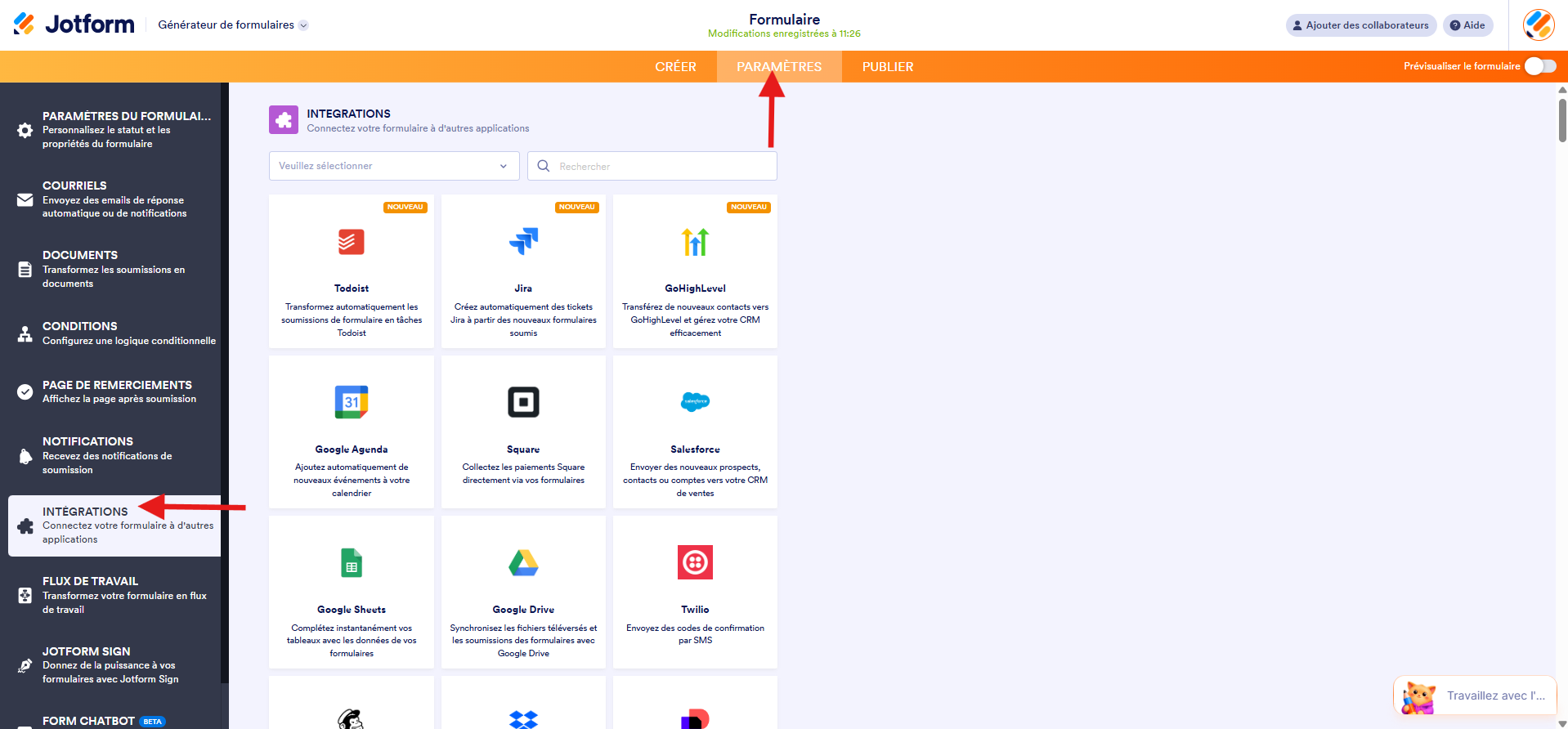 Capture d'écran de la page Intégrations dans le Générateur de formulaires Jotform avec une flèche vers Paramètres et une autre vers Intégrations