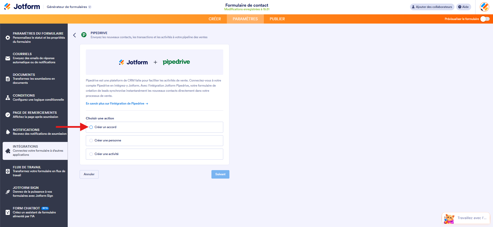 Capture d'écran de la page de l'intégration Pipedrive dans le Générateur de formulaires Jotform avec une flèche pointant vers le choix des actions