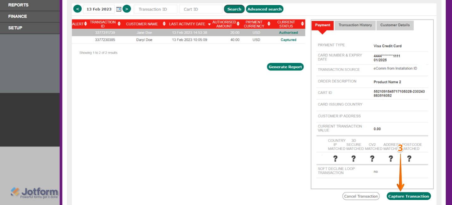Capture d'écran du tableau de bord Worldpay UK montrant comment faire défiler la page des détails de transaction Worldpay UK avec une flcècje pointant vers le bouton pour capturer la transaction afin de finaliser le paiement dans Jotform