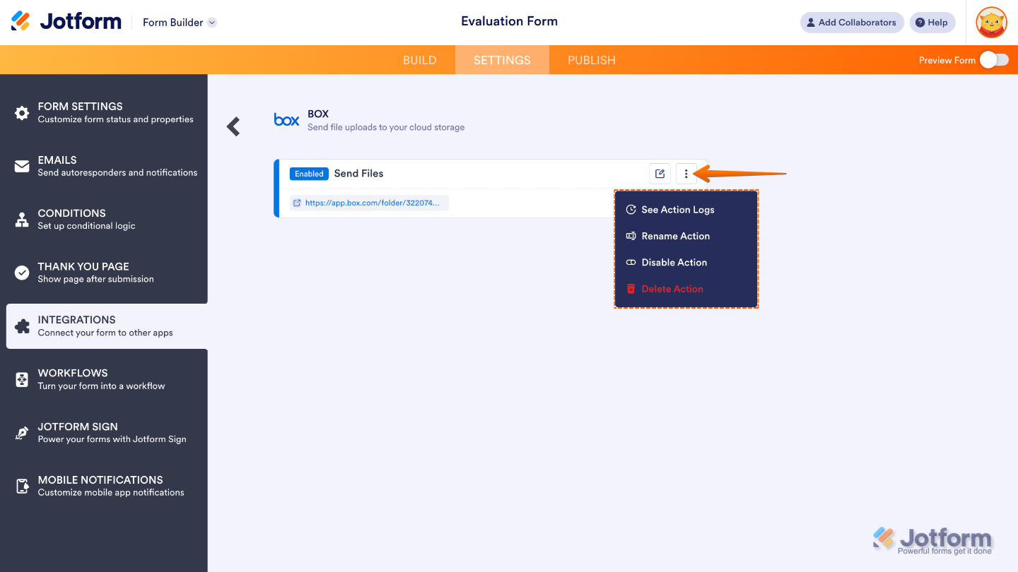 Capture d'écran de la page d'intégration Box dans l'onglet Paramètres du Générateur de formulaires Jotform avec une flèche pointant vers les trois points verticaux à droite pour ouvrir le menu des actions