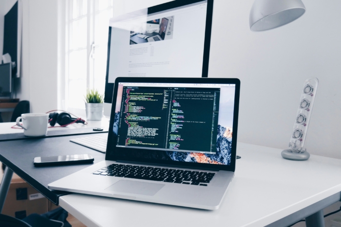 AI in IT: 5 benefits, 5 challenges & a 5-step implementation plan