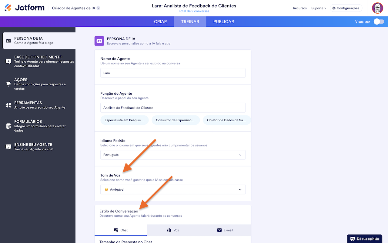 Destacando as opções de Tom de Voz e Estilo de Conversação na página Persona de IA do Criador de Agentes de IA