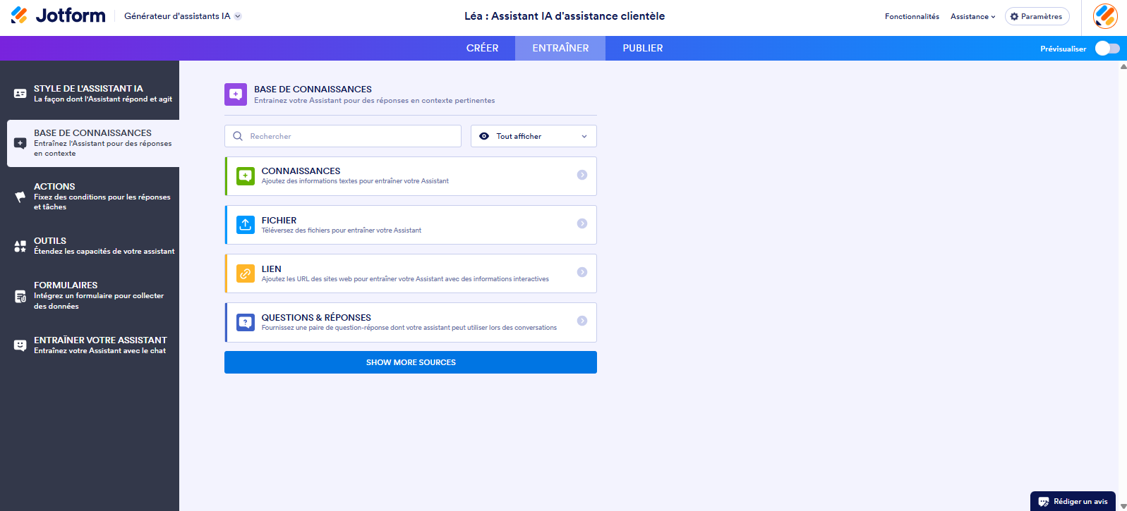 Capture d'écran de la page Base de connaissances dans l'onglet Entraîner dans le Générateur d'Assistants IA de Jotform