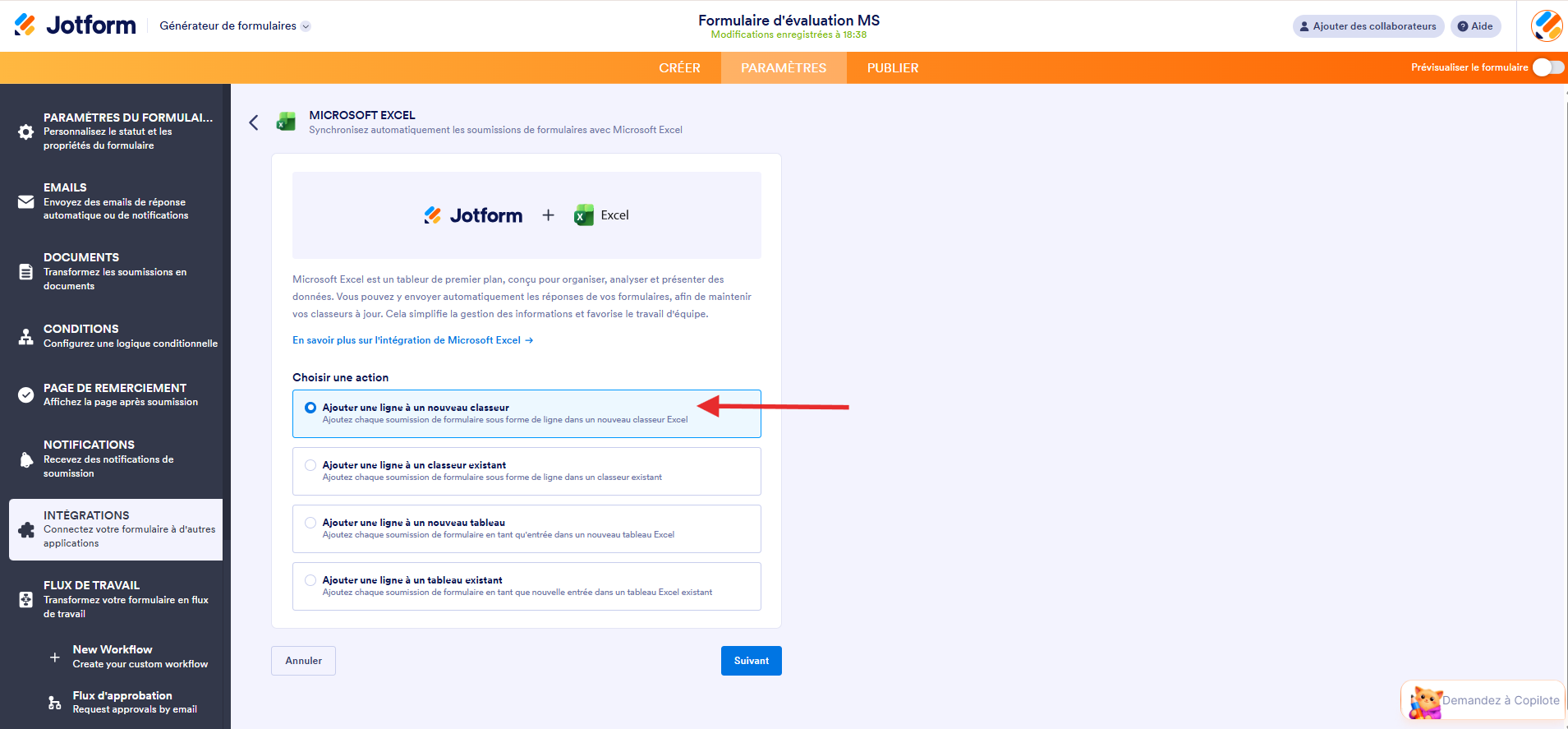 Capture d'écran d'un formulaire dans le Générateur de formulaires Jotform avec l'Intégration Microsoft Excel et une flèche vers l'option Ajouter une ligne au nouveau classeur