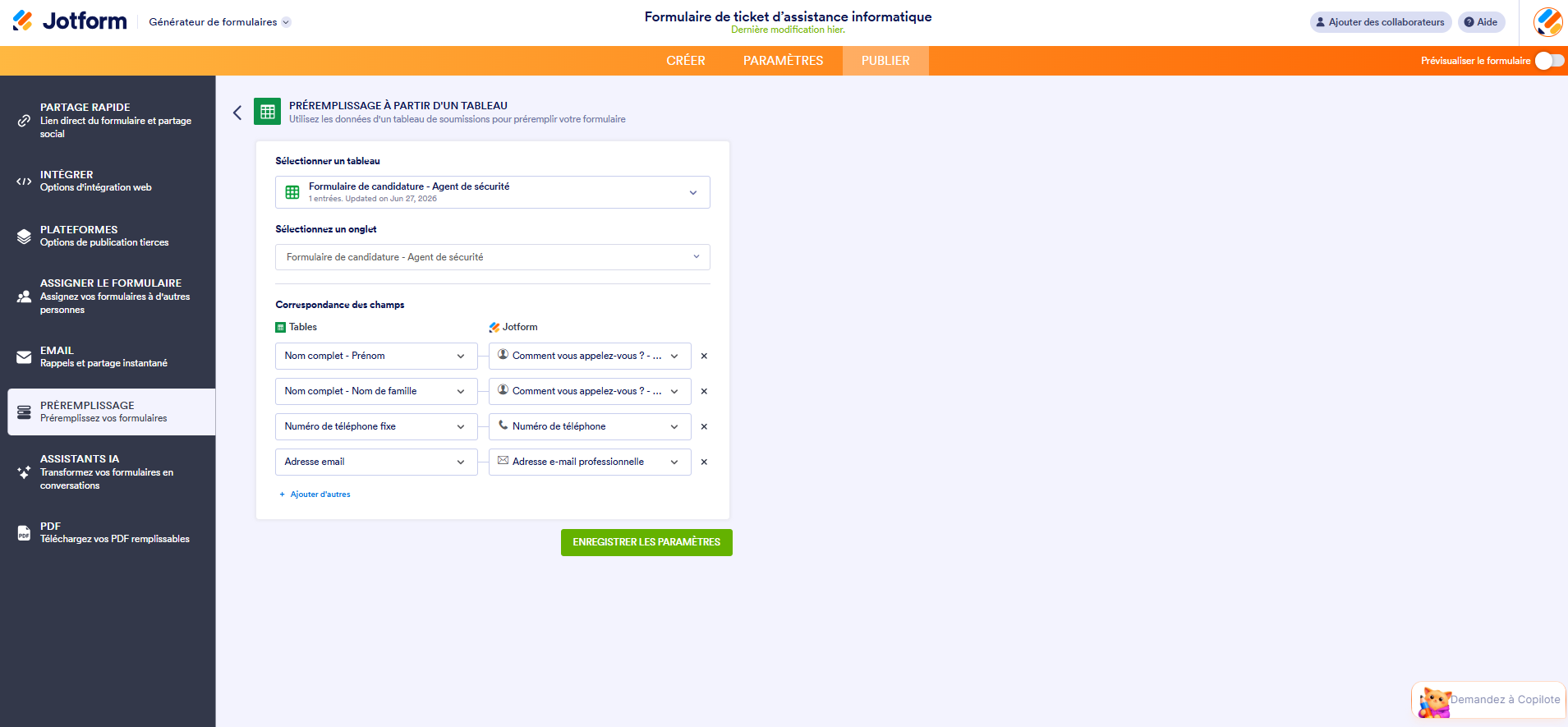 Capture d'écran de la page Préremplissage à partir d'un tableau dans le générateur de formulaires Jotform avec un tableau de soumissions sélectionné et les champs pouvant servir à renseigner le formulaire prérempli