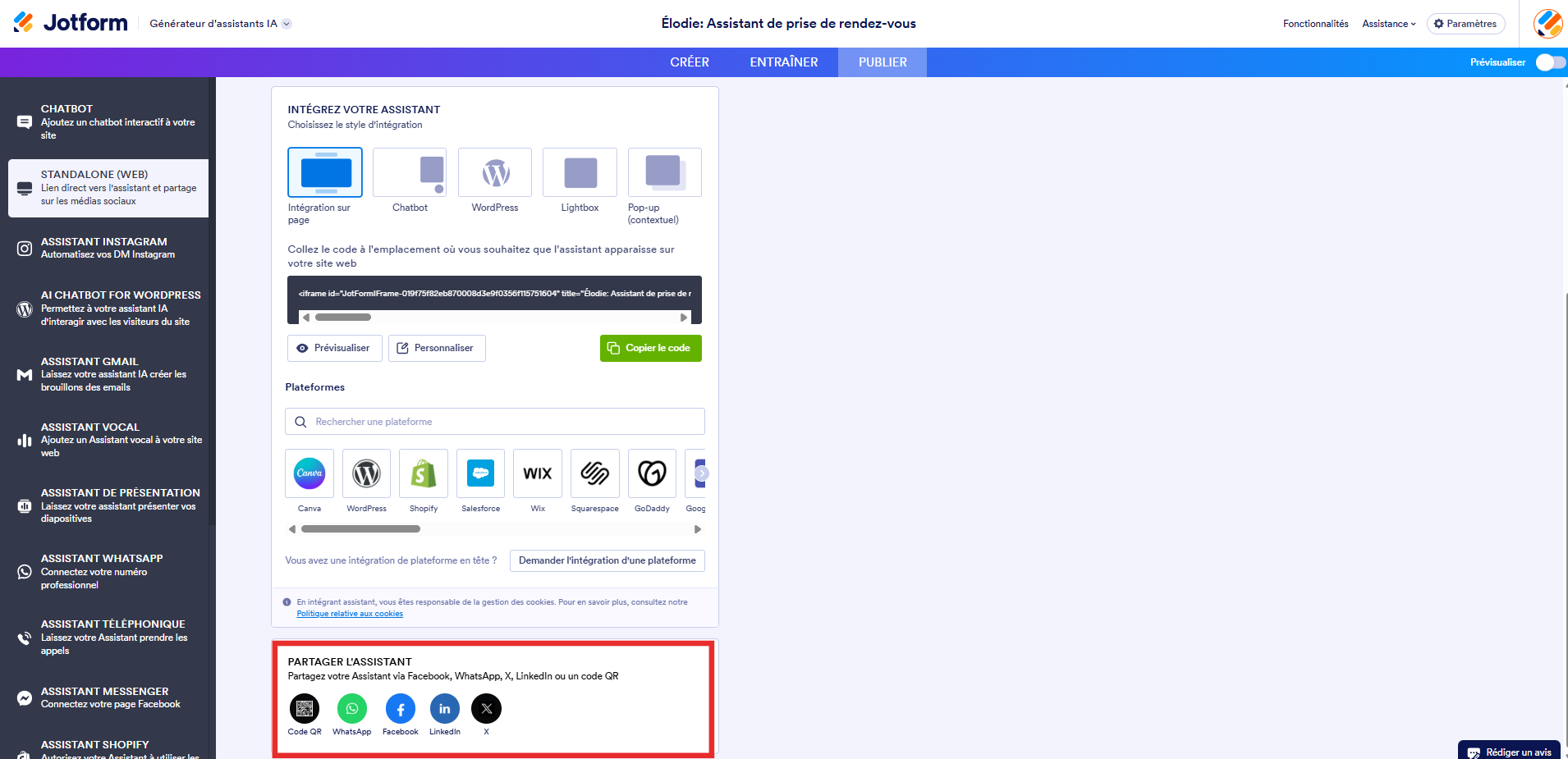 Capture d'écran de la page de l'option de canal Standalone (Web) dans le Générateur d'assistants IA avec un encadré autour des options de partage de l'assistant