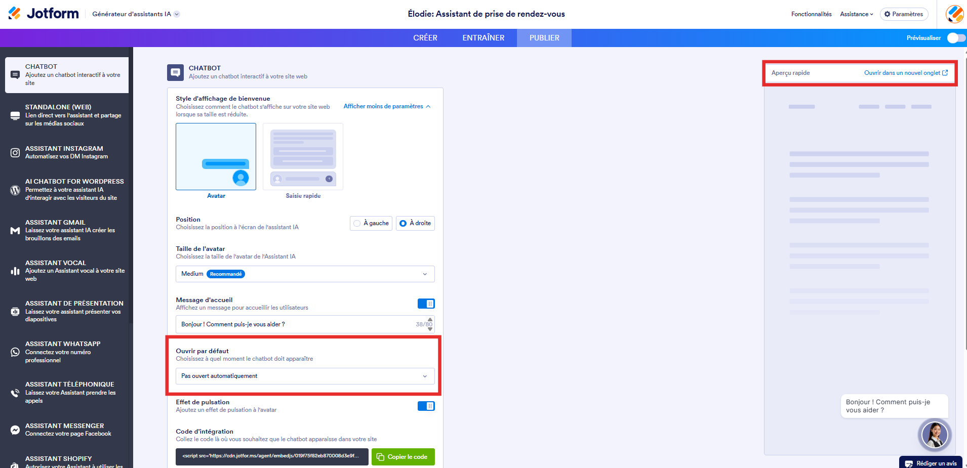 Capture d'écran de la page de l'option de canal Chatbot dans le Générateur d'assistants IA avec un encadré autour de la section Ouvrir par défaut et un autre autour des option Aperçu rapide et Ouvrir dans un nouvel onglet