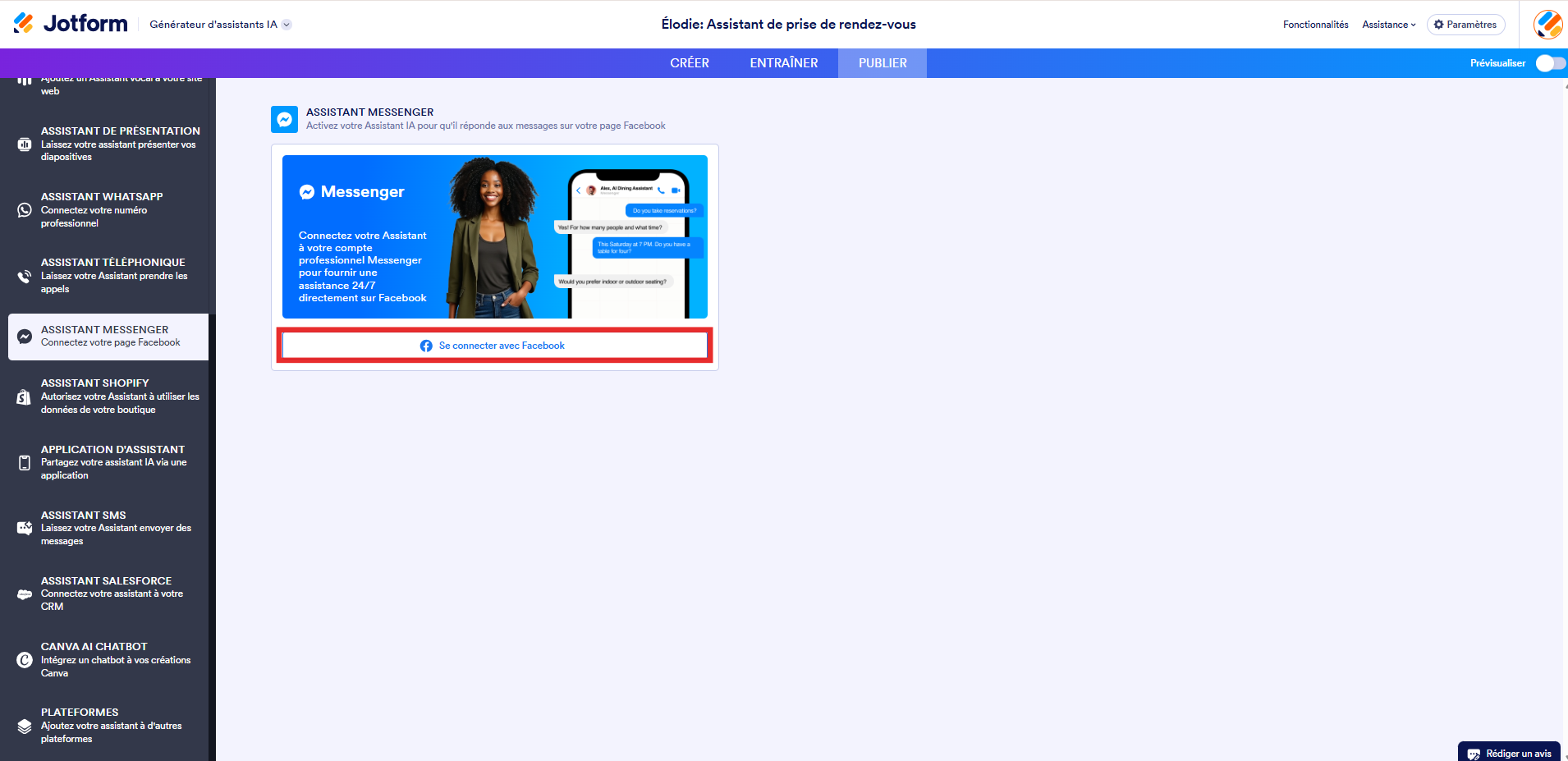 Capture d'écran de la page Assistant Messenger dans le générateur d'assistants IA Jotform avec un encadré autour du bouton Se connecter avec Facebook