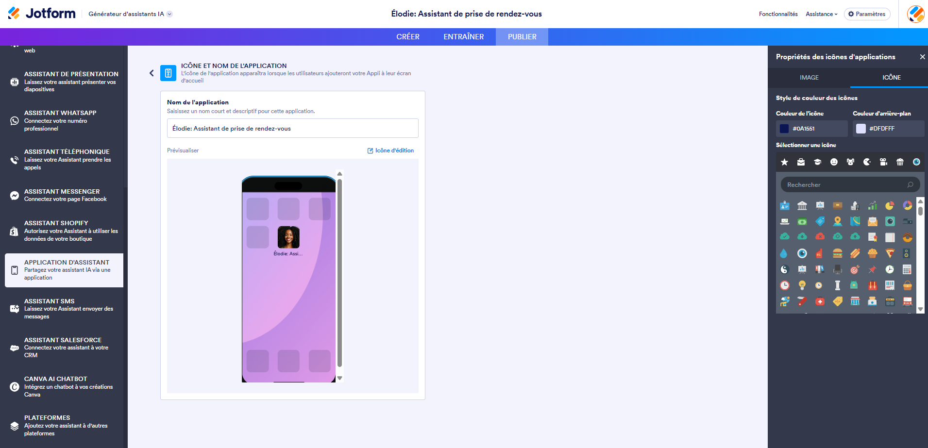 Capture d'écran de la page Icônes et nom de l'application dans le générateur d'assistants IA Jotform avec le volet Propriétés des icônes d'applications ouvert à droite et les icônes disponibles dans l'onglet Icône