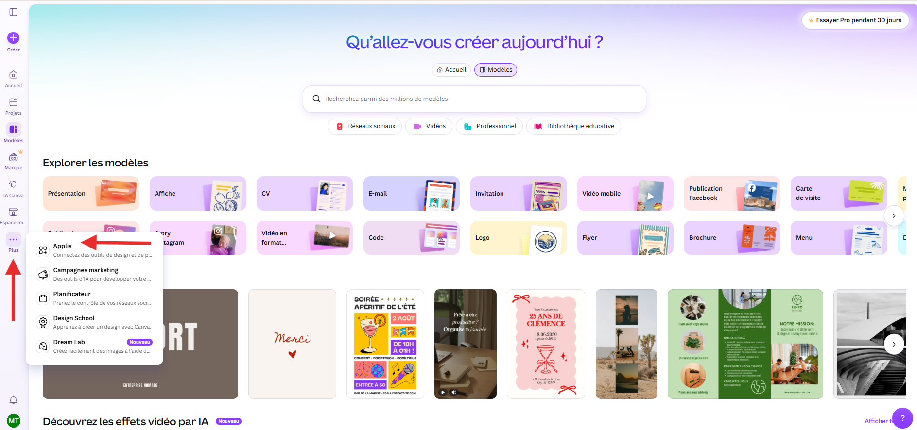 Capture d'écran de l'interface Canva avec une flèche pointant vers le menu Plus dans la barre latérale des options et une autre vers Applis dans le menu qui s'ouvre