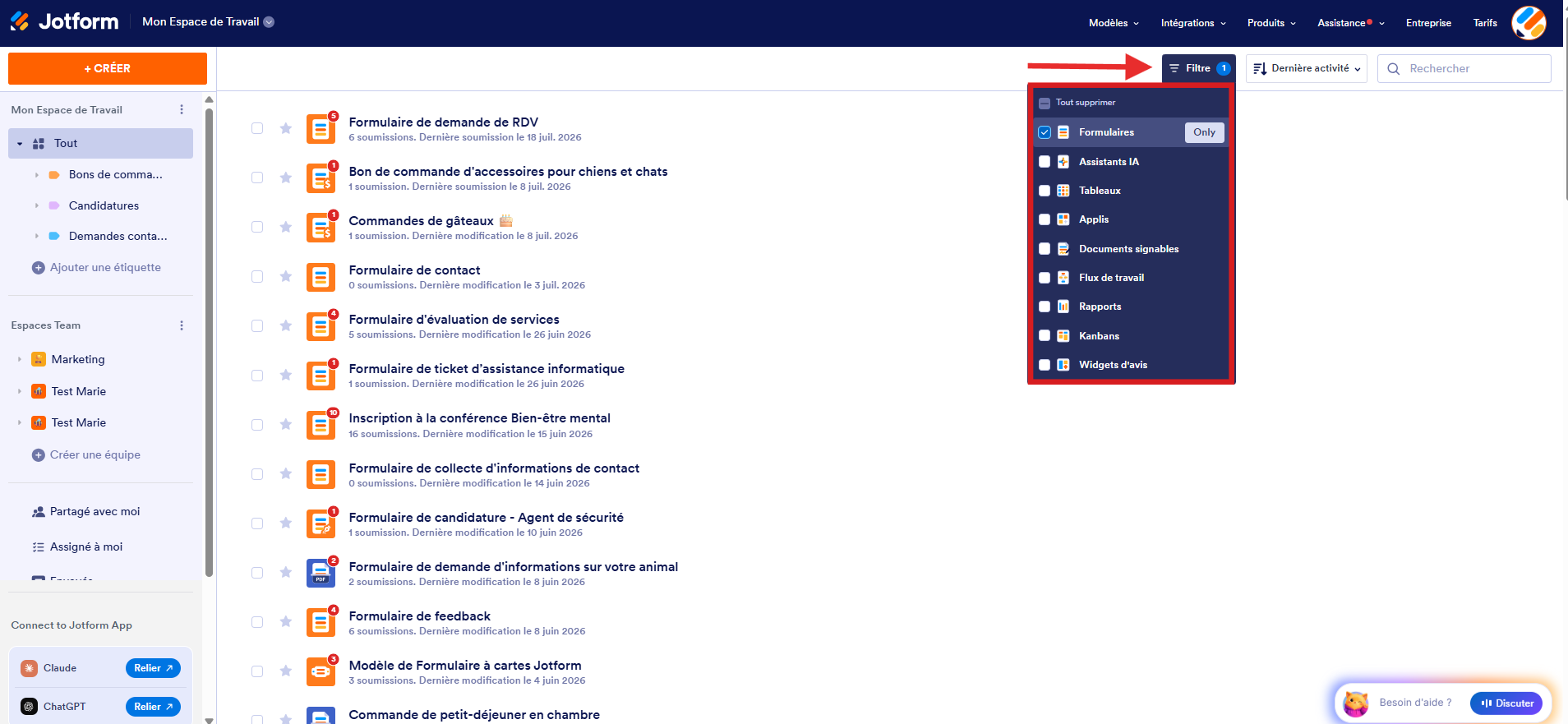 Capture d'écran de la page Mon Espace de Travail Jotform avec une flèche pointant vers le bouton Filtre, un encadré autour des options du menu Filtre et seule la case en regard de Formulaires qui est cochée