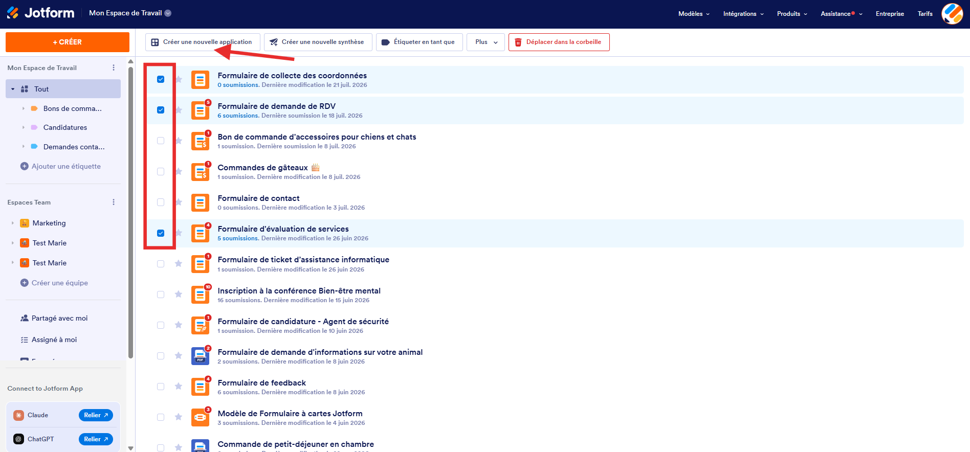 Capture d'écran de la page Mon Espace de Travail Jotform avec la liste des formulaires, un encadré autour de trois formulaires sélectionnés et une flèche pointant vers Créer une nouvelle application