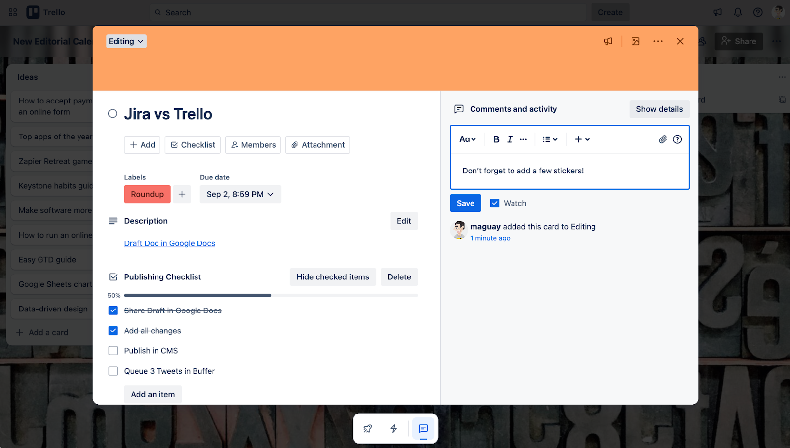 Capture d'écran de Trello affichant la fiche d'une carte qui comprend des étiquettes, une date d'échéance, un lien vers un document Google Docs et une checklist de publication partiellement complétée