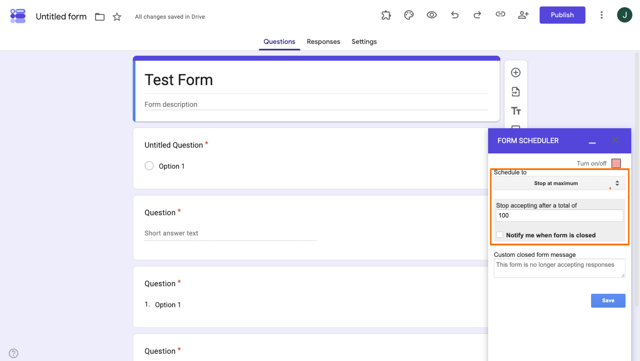Google Forms 스크린샷으로, Google Forms에서 Form Scheduler를 사용하는 방법을 보여줍니다