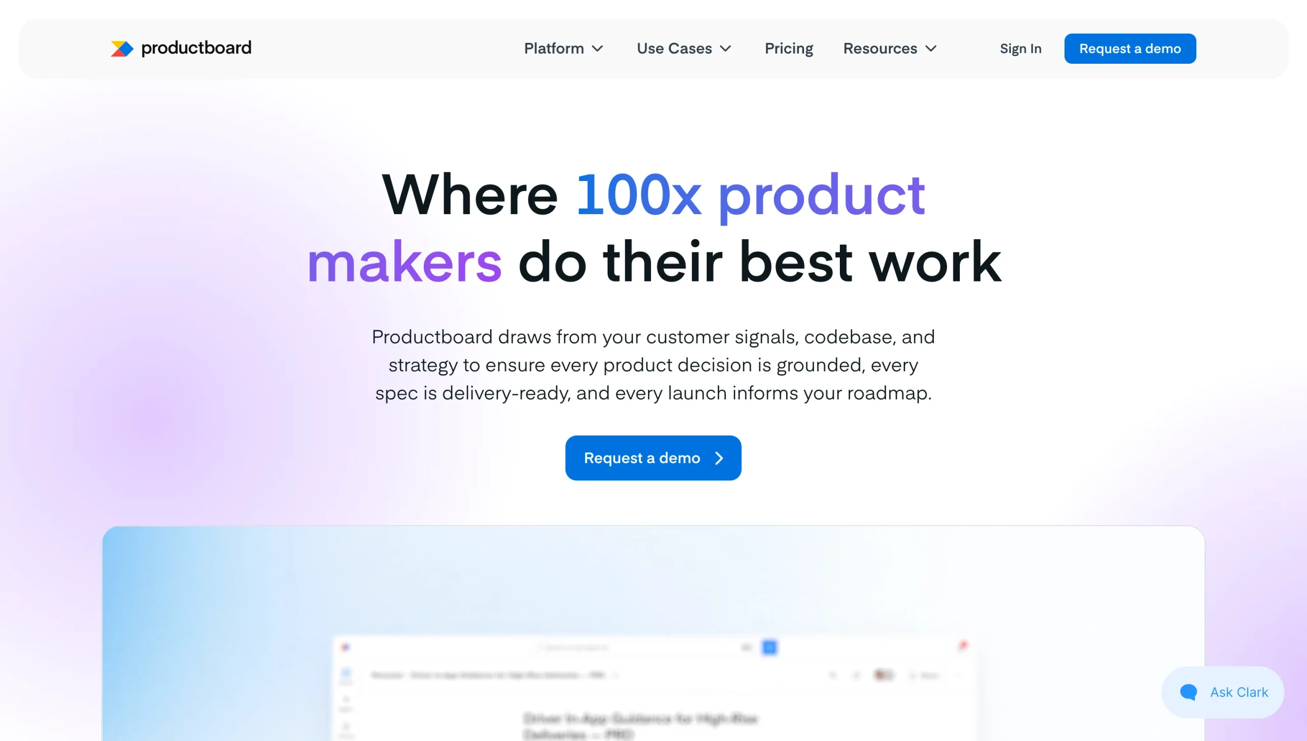 "100배 이상의 제품 제작자가 최고의 성과를 내는 곳"이라는 헤드라인을 보여주는 Productboard 랜딩 페이지 스크린샷