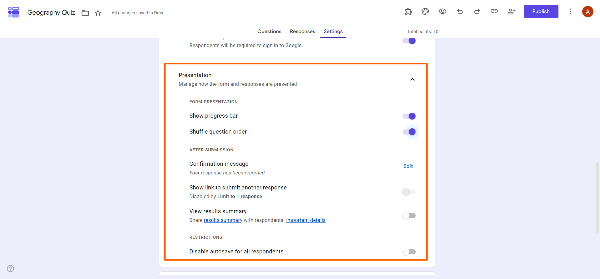Google Forms presentation settings showing progress bar, question shuffling, confirmation message, and response options