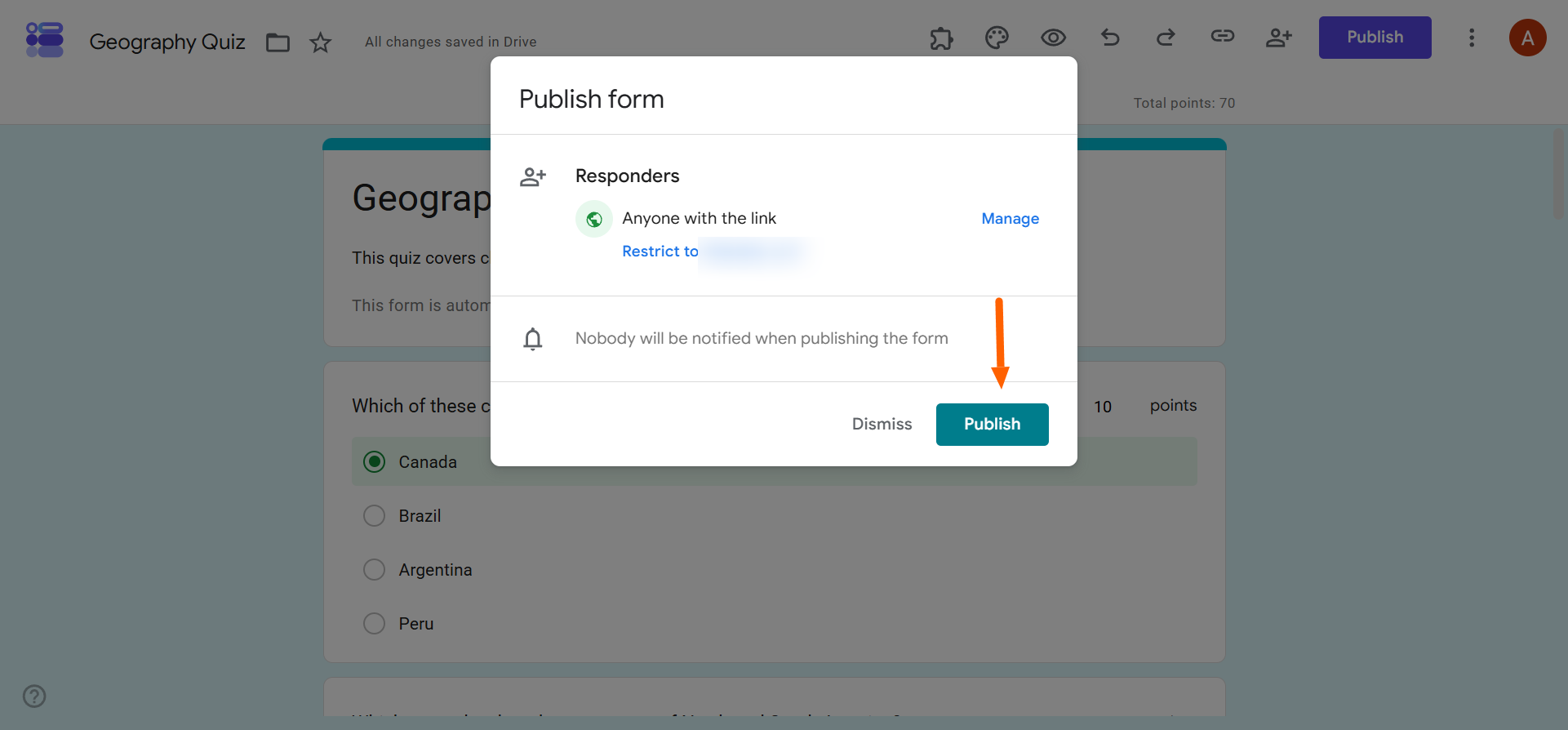 Google Forms publication dialog highlighting the final Publish button for the quiz