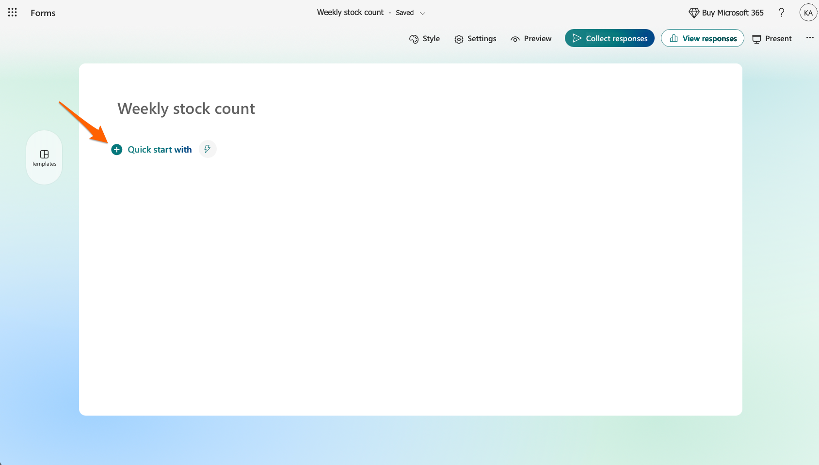 Formulario de inventario de Microsoft Forms en blanco con una flecha que señala a Inicio rápido con